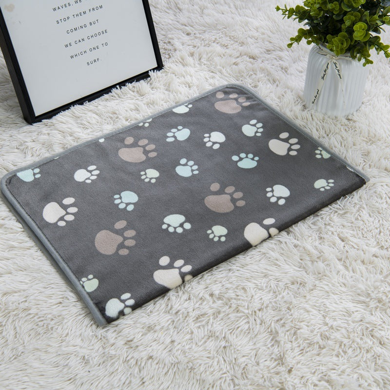 Cross-border pet blanket mat cat and dog flannel blanket autumn and winter warm blanket pet sleeping mat wholesale